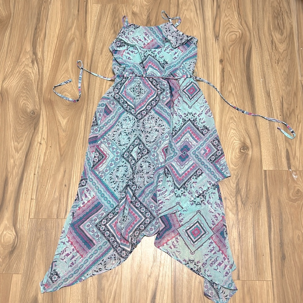 Blue patterned flowy spaghetti strapped dress